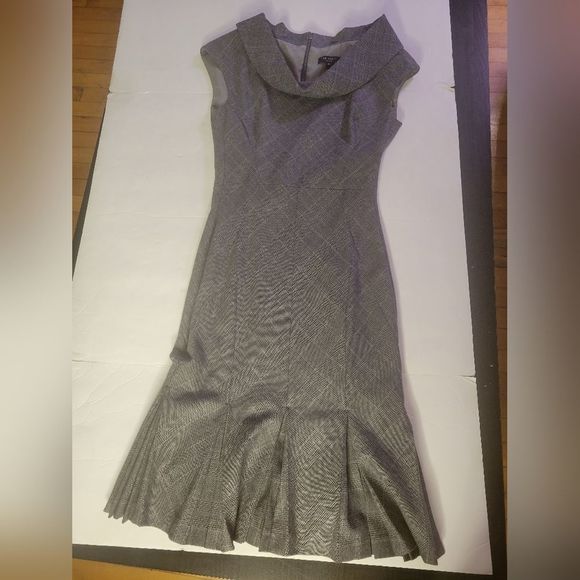 Ted Baker London Dresses & Skirts - Ted Baker London Gray Checked Dress